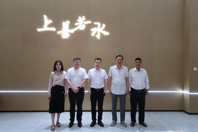 14ce36d3d539b6001c09af23b1a87d24c45cb761.jpg 14ce36d3d539b6001c09af23b1a87d24c45cb761.jpg